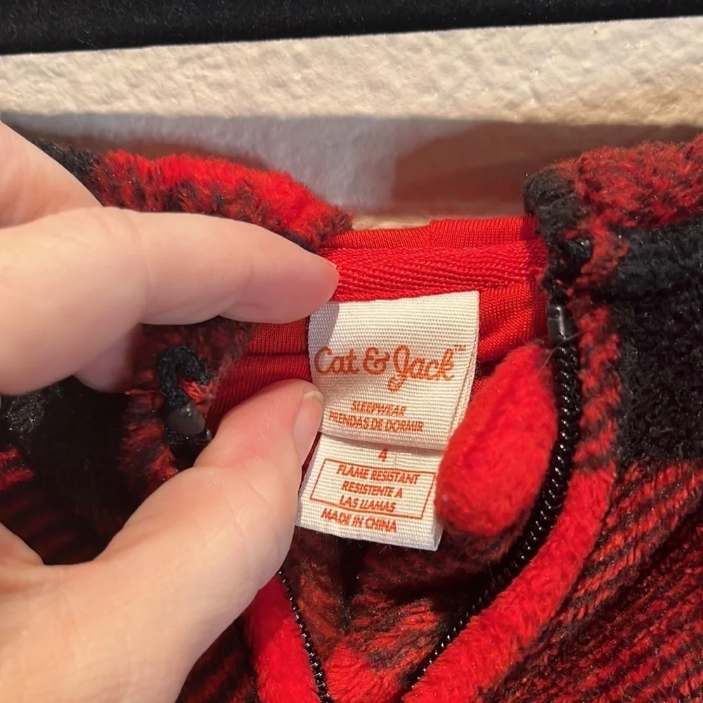 Cat & Jack Buffalo Plaid Plush Fleece One Piece Sleeper with Hood Size 4 Red